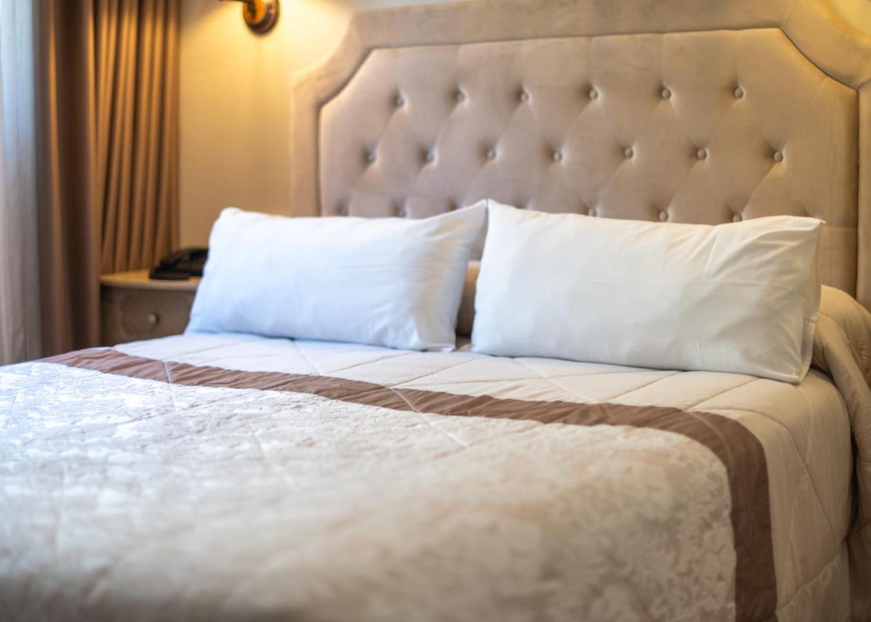 Logis Hotel Restaurante La Casa De Juansabeli 阿里纳斯·德·卡伯瑞勒斯 外观 照片