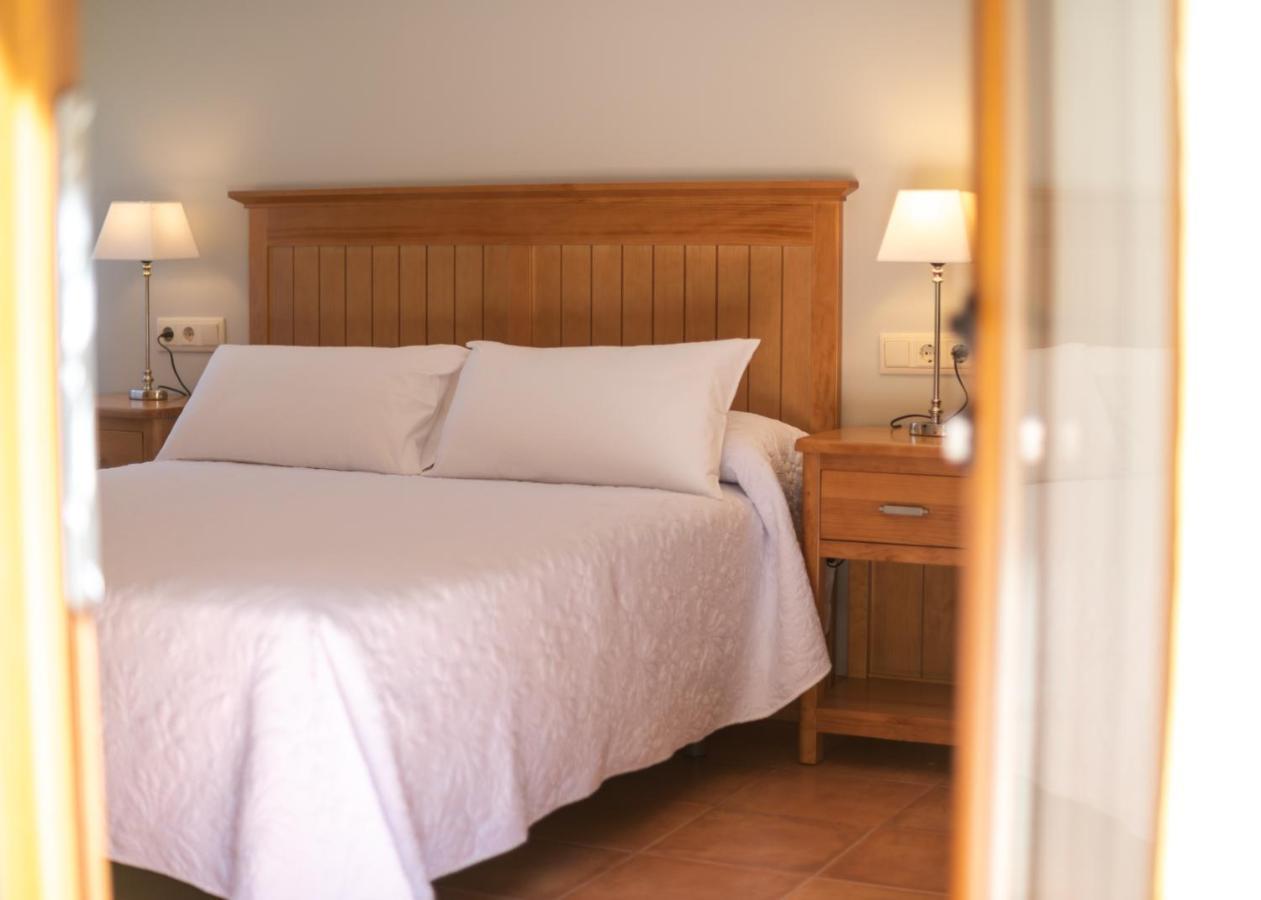 Logis Hotel Restaurante La Casa De Juansabeli 阿里纳斯·德·卡伯瑞勒斯 外观 照片