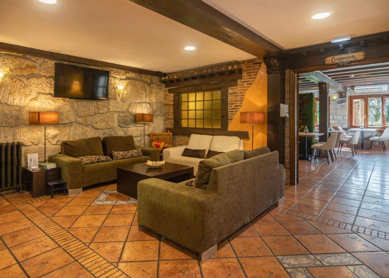 Logis Hotel Restaurante La Casa De Juansabeli 阿里纳斯·德·卡伯瑞勒斯 外观 照片