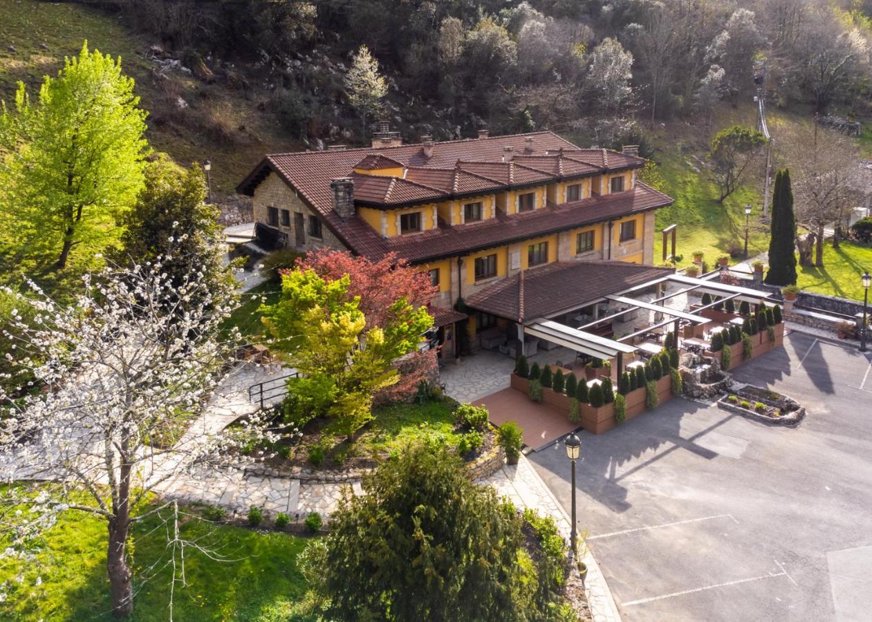 Logis Hotel Restaurante La Casa De Juansabeli 阿里纳斯·德·卡伯瑞勒斯 外观 照片