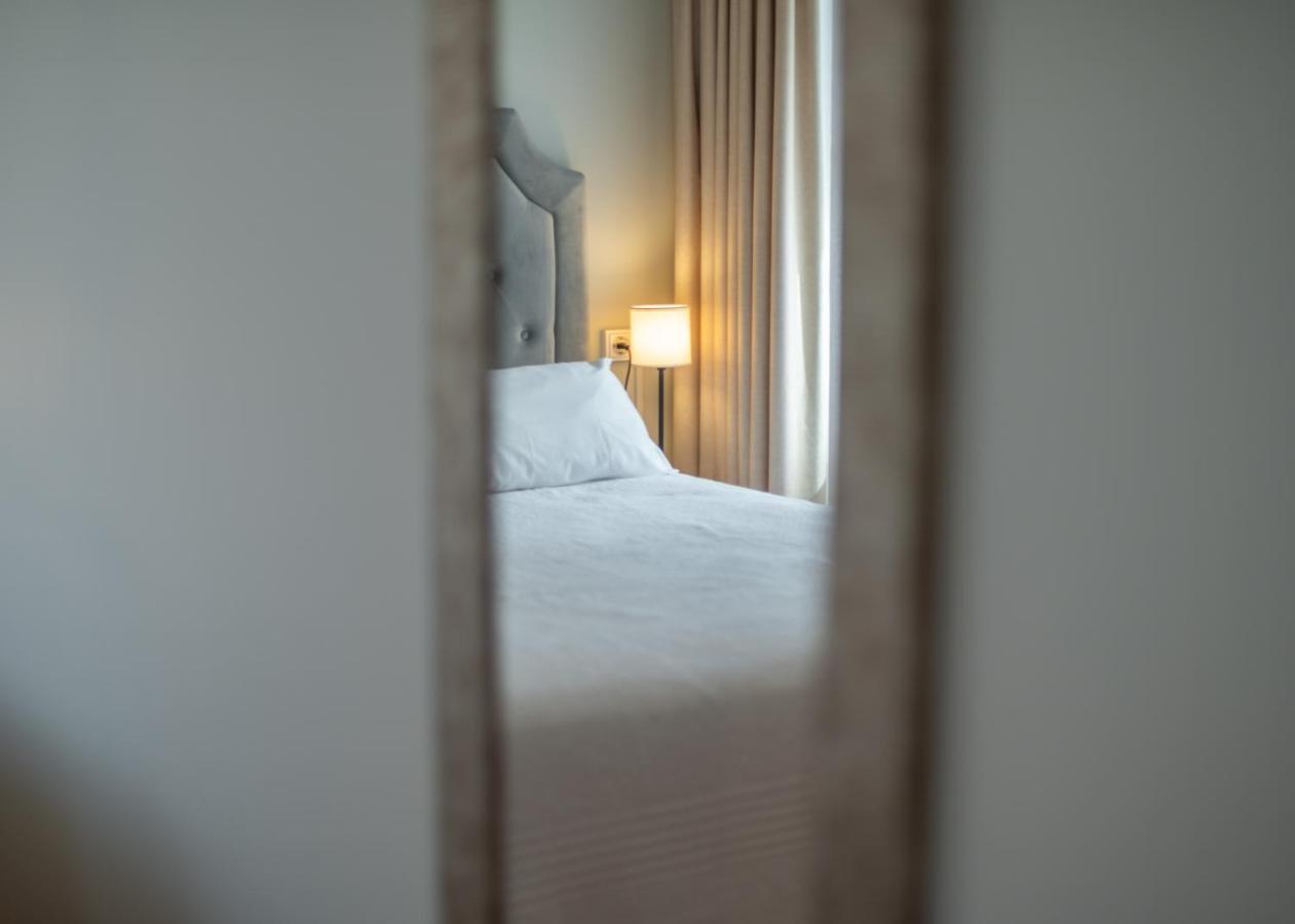 Logis Hotel Restaurante La Casa De Juansabeli 阿里纳斯·德·卡伯瑞勒斯 外观 照片