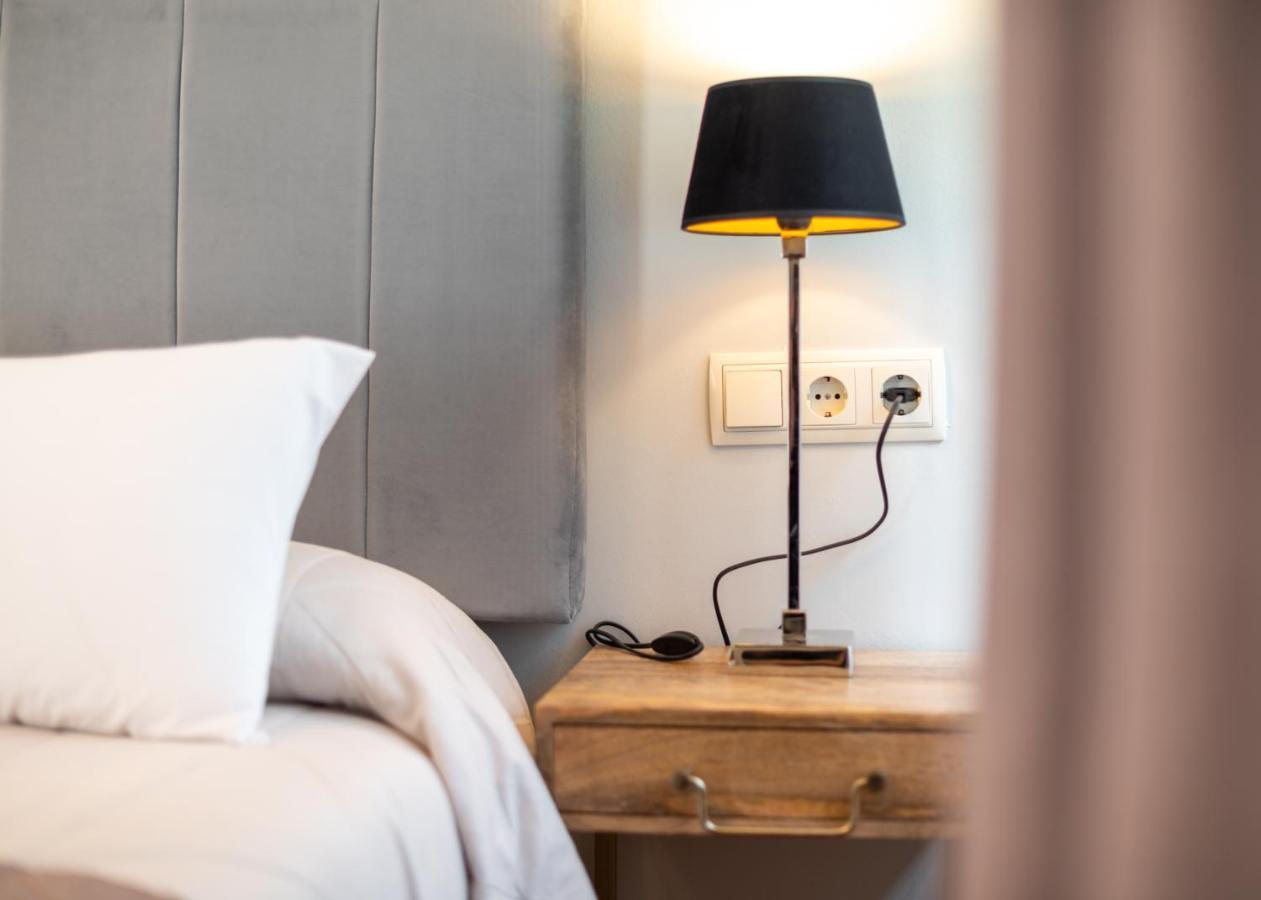 Logis Hotel Restaurante La Casa De Juansabeli 阿里纳斯·德·卡伯瑞勒斯 外观 照片