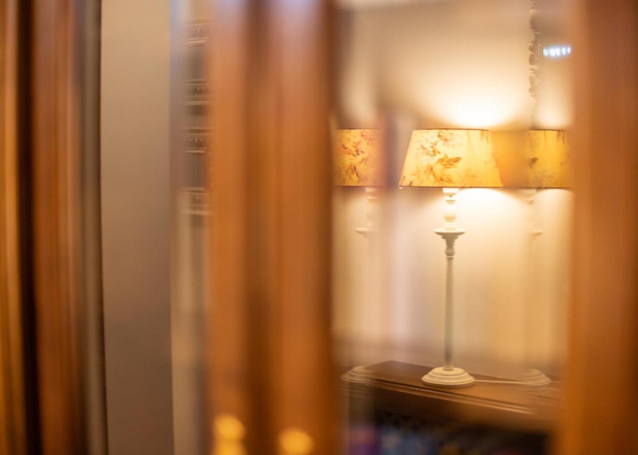 Logis Hotel Restaurante La Casa De Juansabeli 阿里纳斯·德·卡伯瑞勒斯 外观 照片