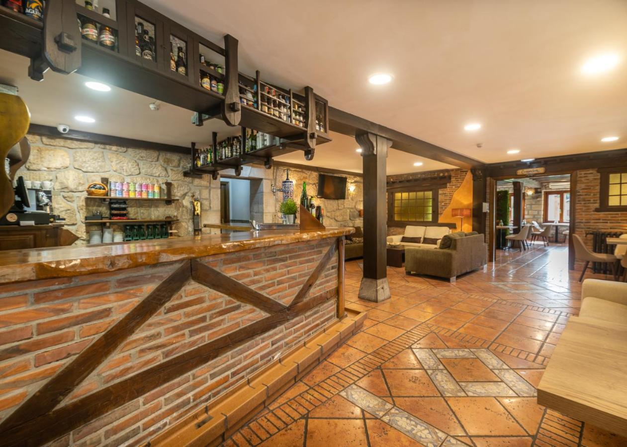 Logis Hotel Restaurante La Casa De Juansabeli 阿里纳斯·德·卡伯瑞勒斯 外观 照片