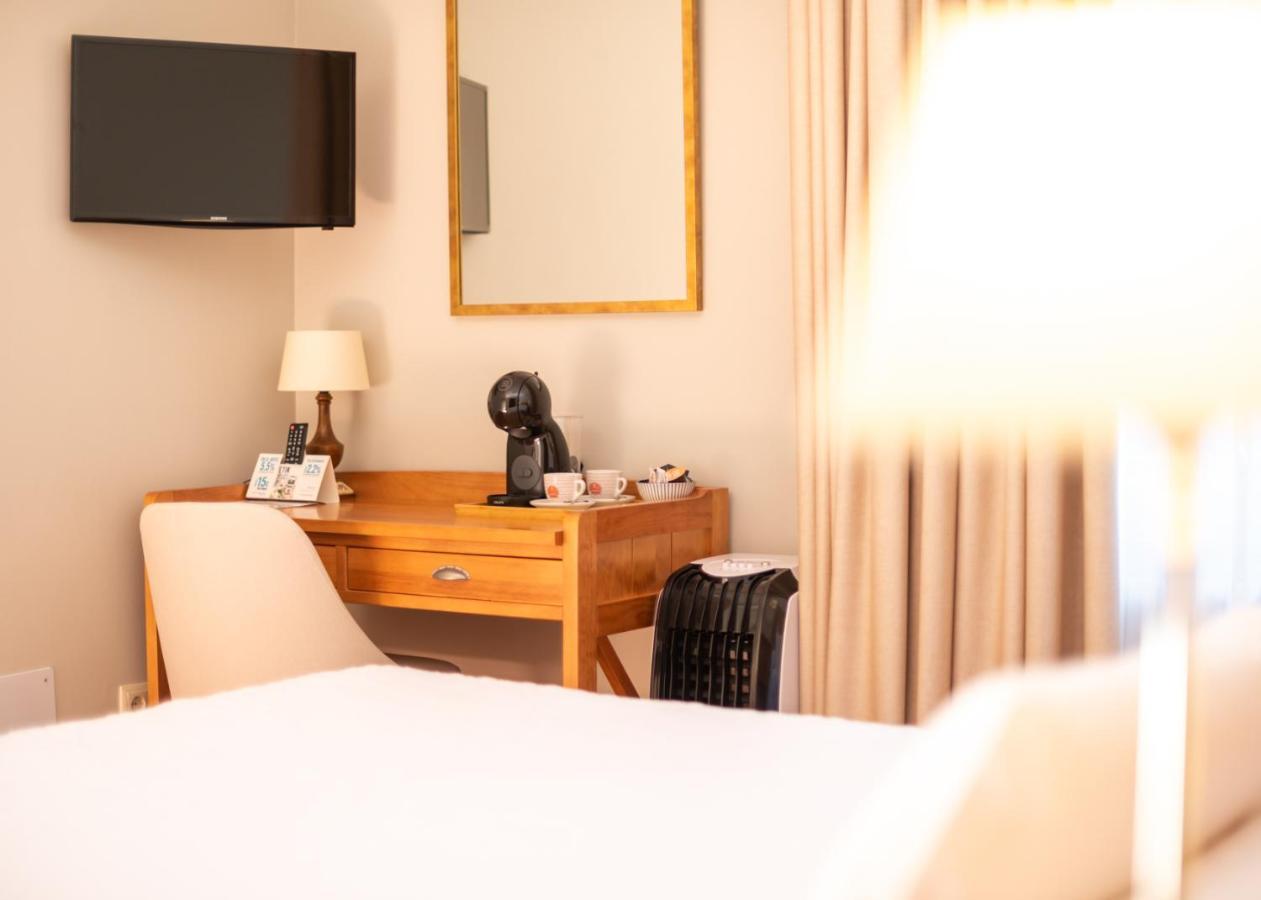 Logis Hotel Restaurante La Casa De Juansabeli 阿里纳斯·德·卡伯瑞勒斯 外观 照片