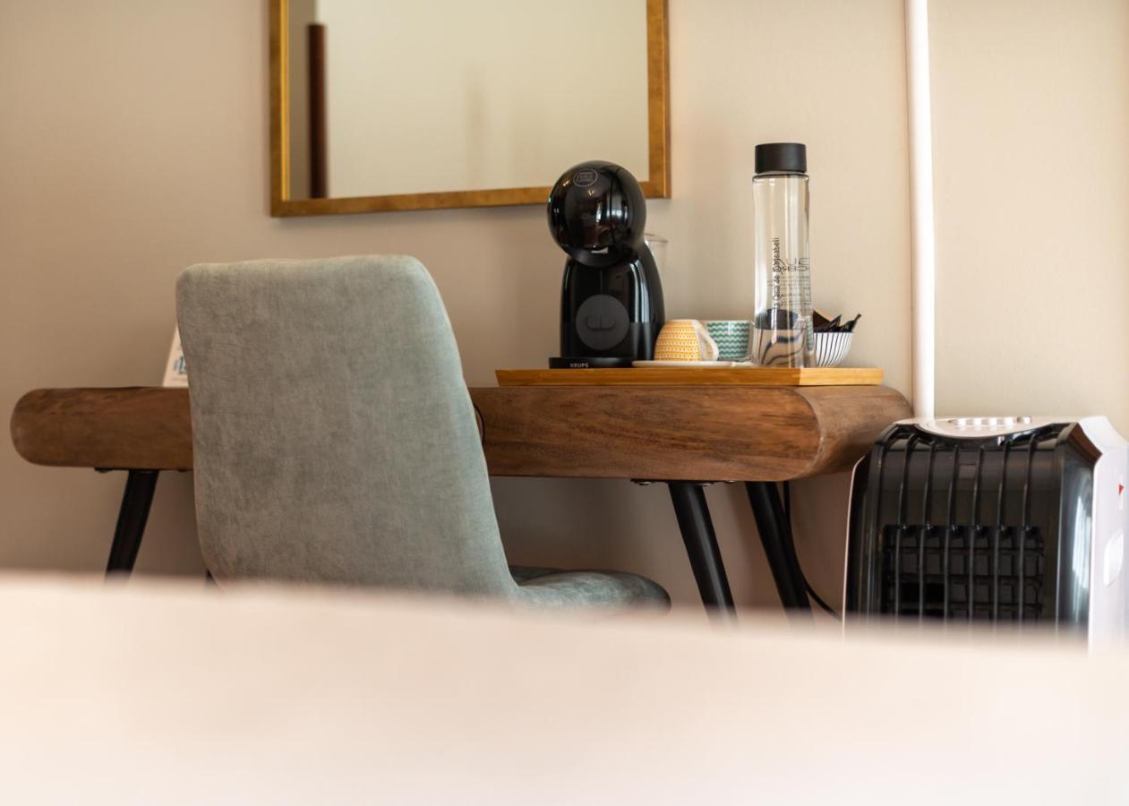 Logis Hotel Restaurante La Casa De Juansabeli 阿里纳斯·德·卡伯瑞勒斯 外观 照片