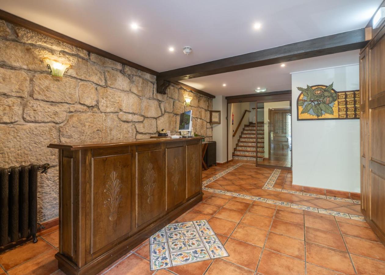 Logis Hotel Restaurante La Casa De Juansabeli 阿里纳斯·德·卡伯瑞勒斯 外观 照片